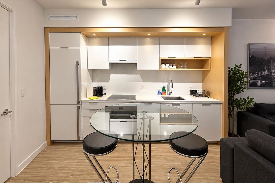 212 1661 Quebec Street Vancouver, BC - 5