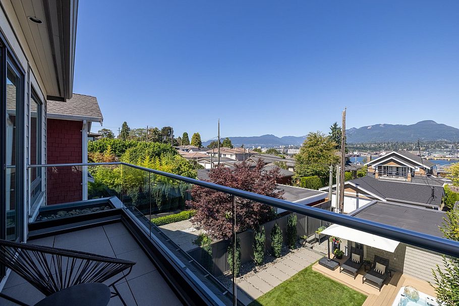 2865 Trinity Street Vancouver, BC - 12
