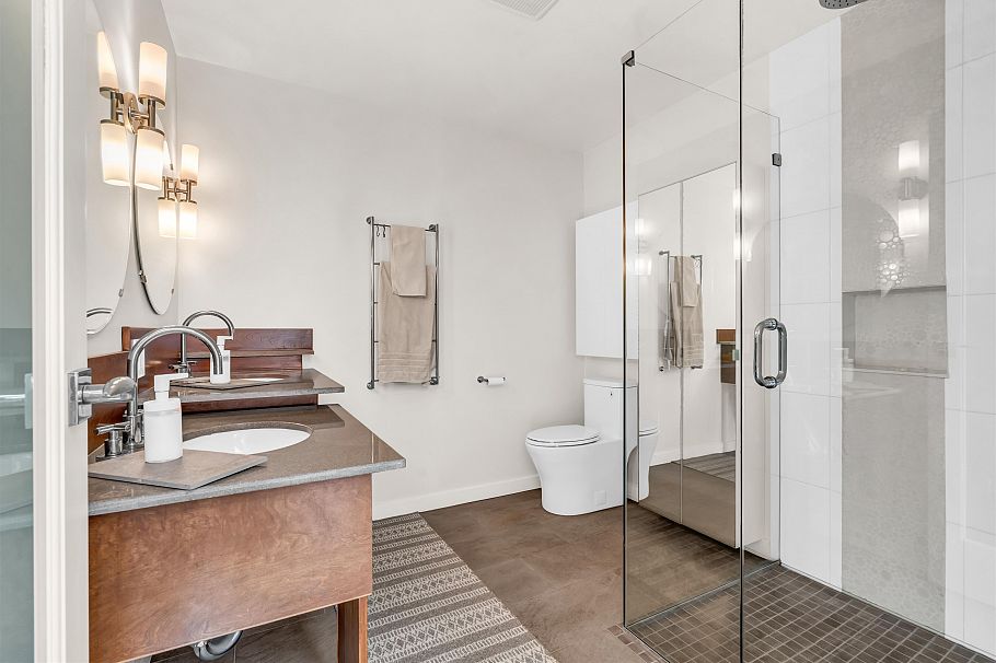 517 Atlantic Street Vancouver, BC - 19