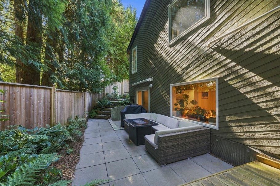 4151 Fircrest Place North Vancouver, BC - 36