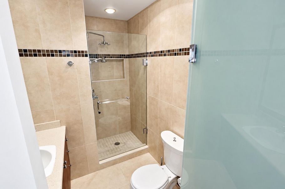 1215 E 48th Avenue Vancouver, BC - 33