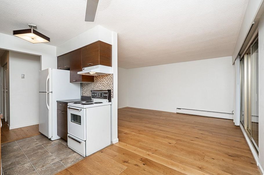 106 235 E 13th Street North Vancouver, BC - 19