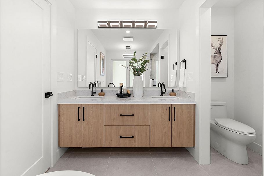 1350 Ross Road North Vancouver, BC - 25