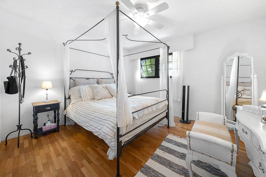 626 E 13th Street North Vancouver, BC - 21