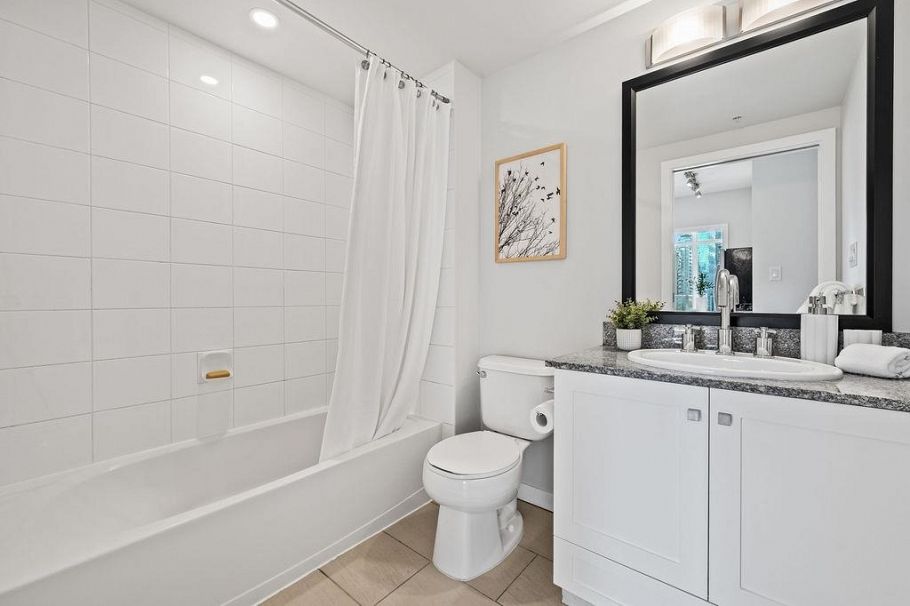 607 480 Robson Street Vancouver, BC - 25