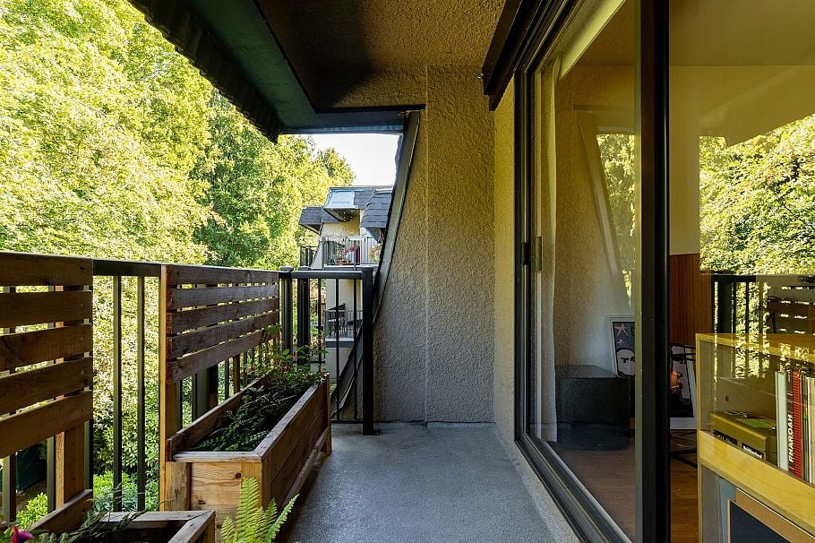 302 2222 Cambridge Street Vancouver, BC - 3