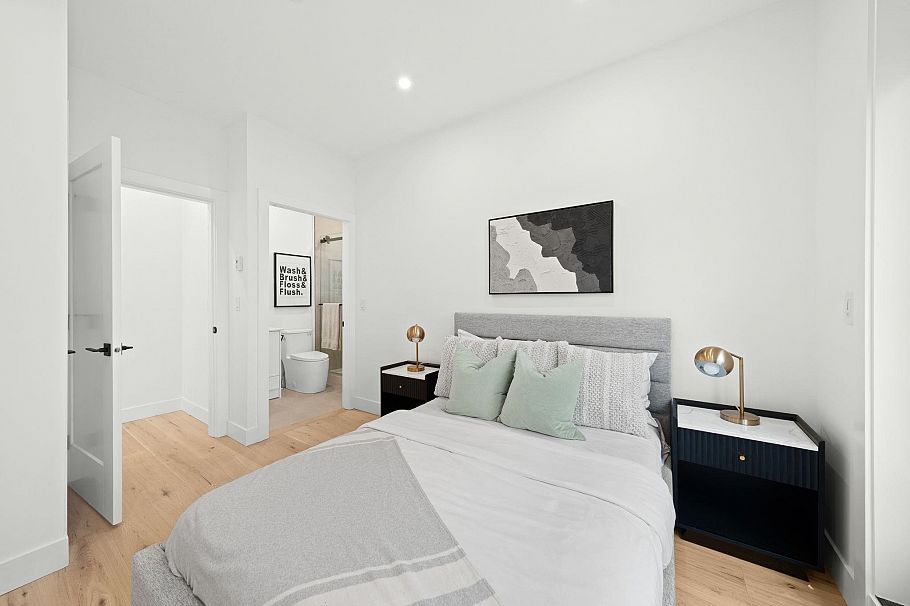 1 1967 E 13th Avenue Vancouver, BC - 32