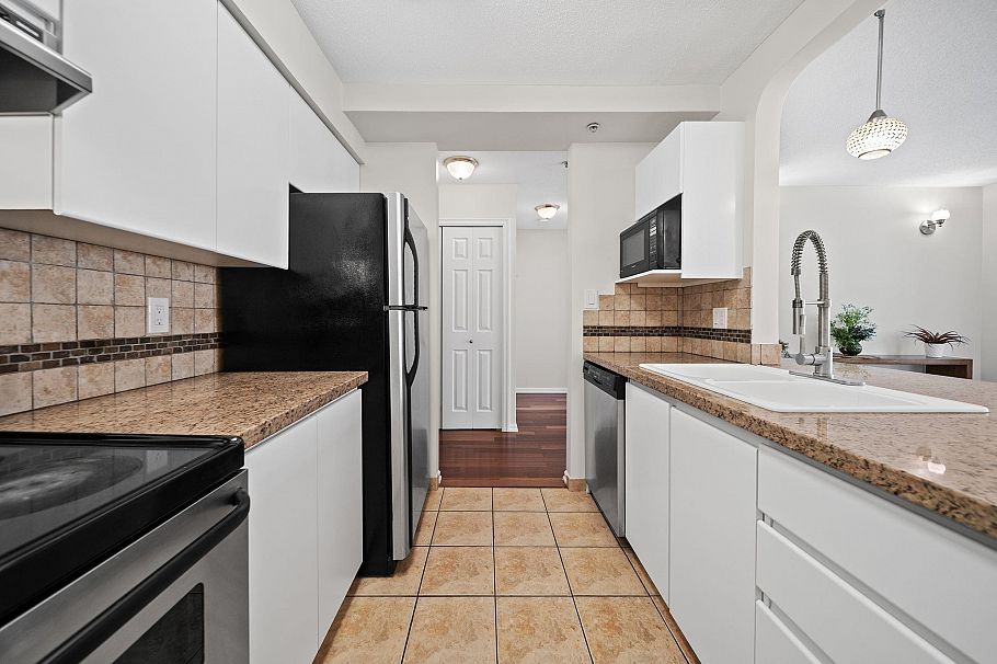 201 4990 Mcgeer Street Vancouver, BC - 12