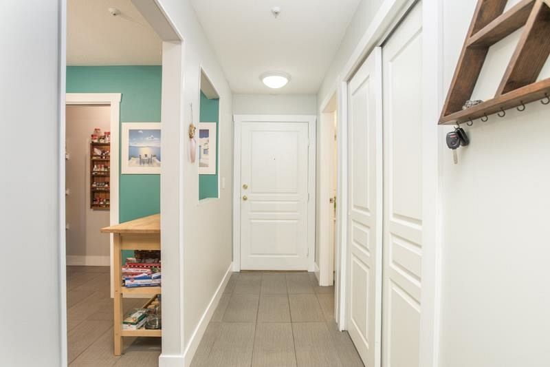 211 8460 Jellicoe Street Vancouver, BC - 15
