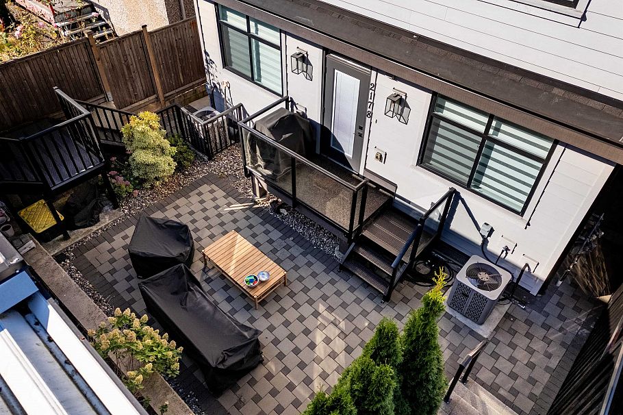 2178 Renfrew Street Vancouver, BC - 27