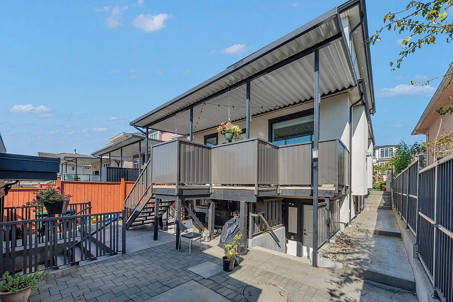 768 E 58th Avenue Vancouver, BC - 34