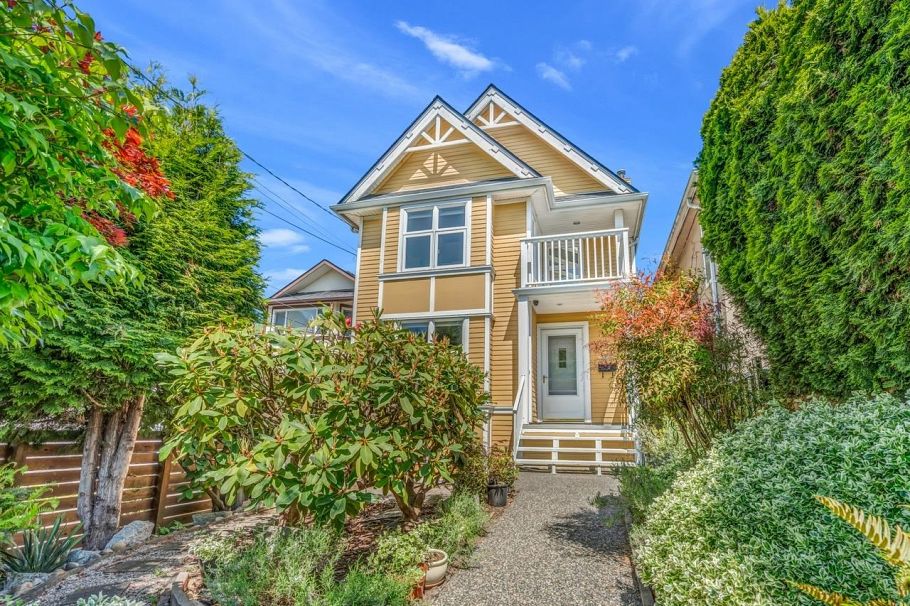 517 Atlantic Street Vancouver, BC - 1