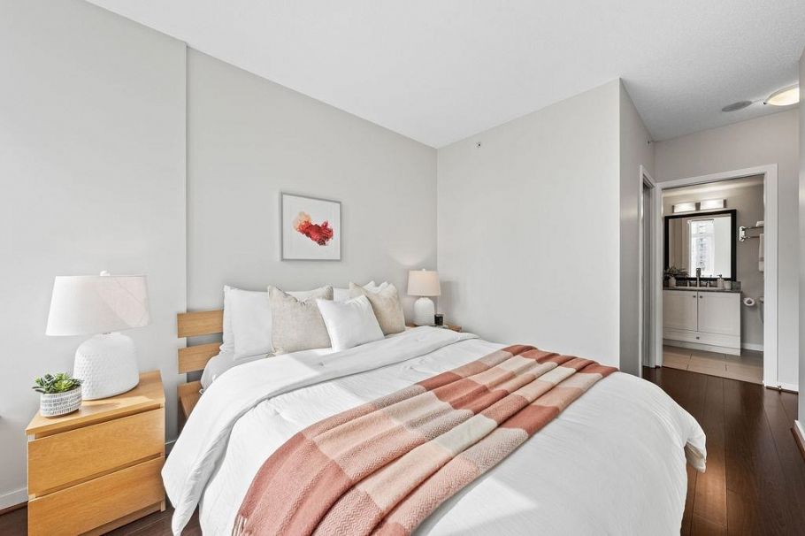 607 480 Robson Street Vancouver, BC - 23