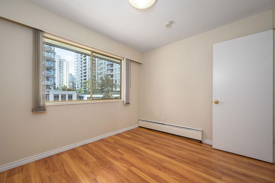302 1345 Chesterfield Avenue North Vancouver, BC - 20