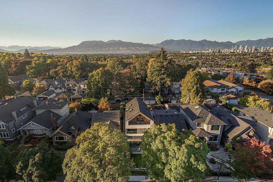 2 2941 W 29th Avenue Vancouver, BC - 13