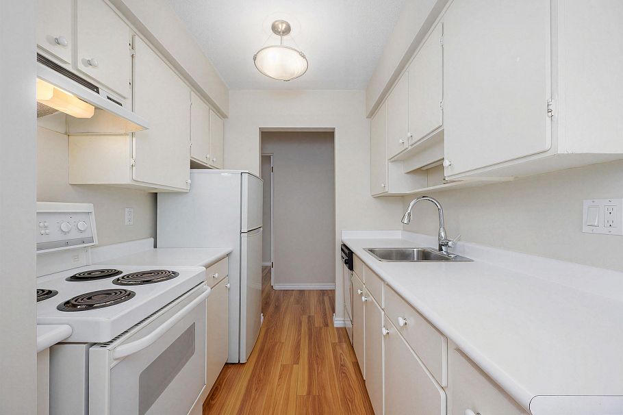 302 1345 Chesterfield Avenue North Vancouver, BC - 13