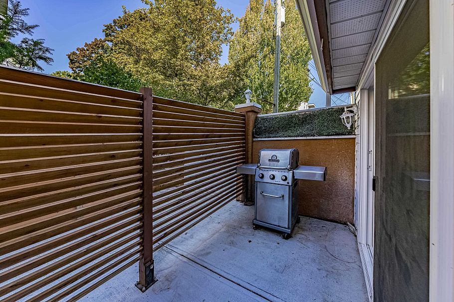 1 1328 W 73rd Avenue Vancouver, BC - 26