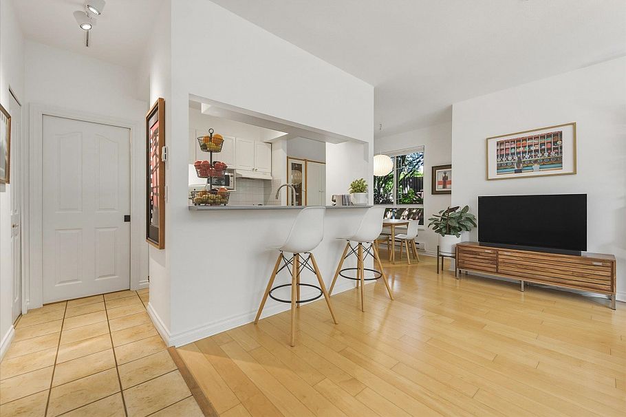 1073 E Pender Street Vancouver, BC - 5