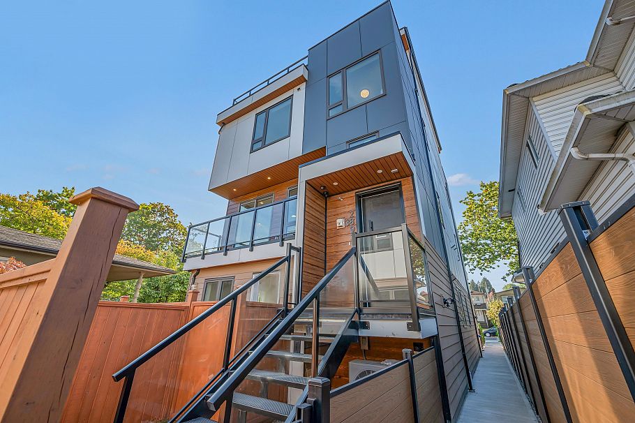 3 2893 Eton Street Vancouver, BC - 14