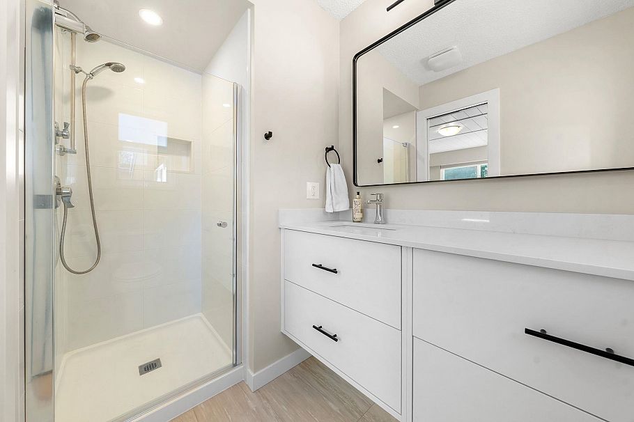 2763 Violet Street North Vancouver, BC - 22