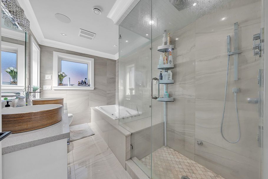 768 E 58th Avenue Vancouver, BC - 22