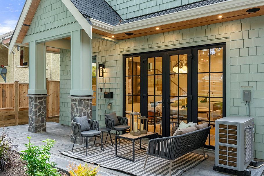 1 2735 Eton Street Vancouver, BC - 3