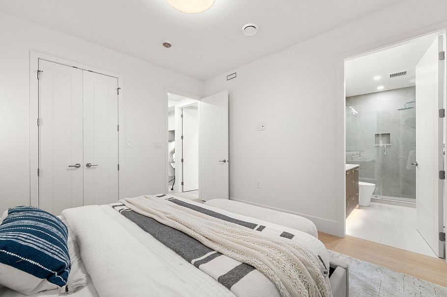 1 2735 Eton Street Vancouver, BC - 28