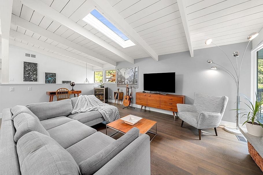 4505 Lions Avenue North Vancouver, BC - 4