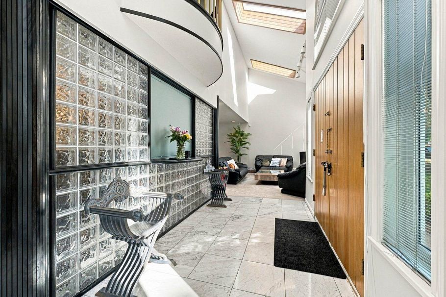 1039 W 29th Avenue Vancouver, BC - 3
