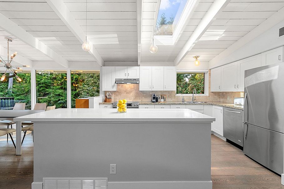 4505 Lions Avenue North Vancouver, BC - 10