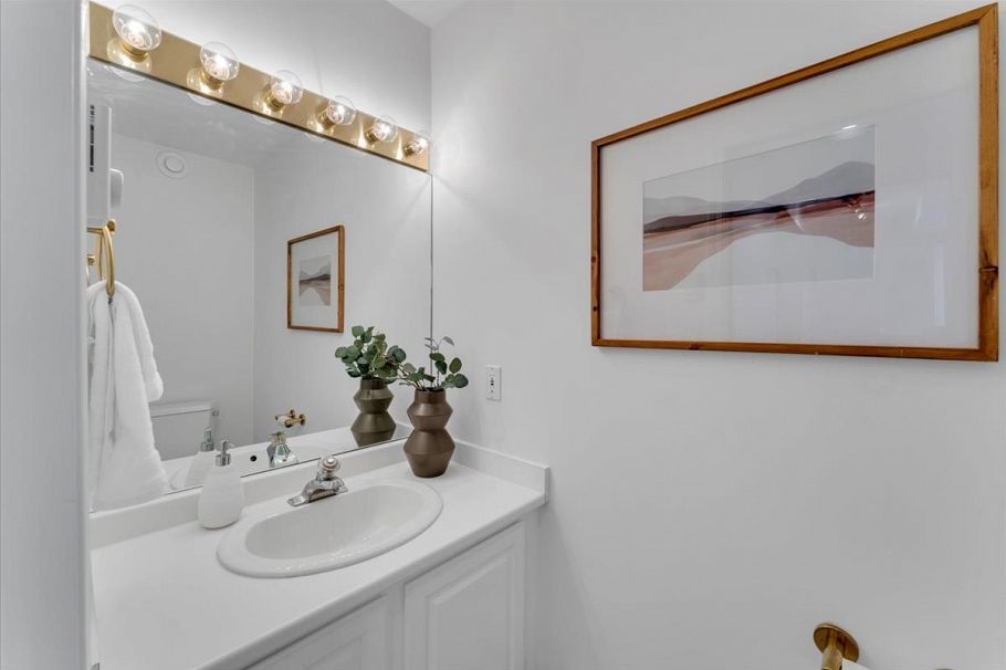 1939 W 12th Avenue Vancouver, BC - 18