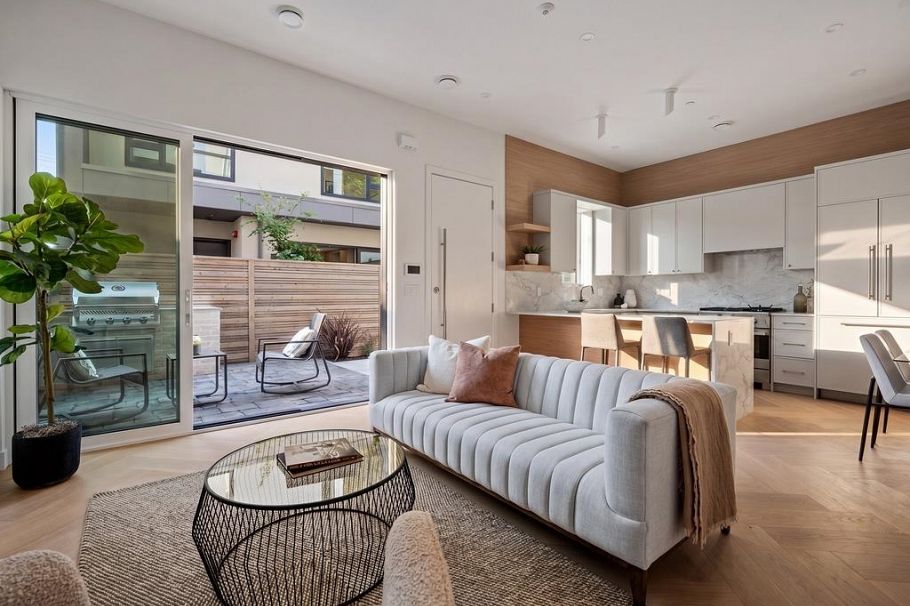 2 364 E 23rd Avenue Vancouver, BC - 7