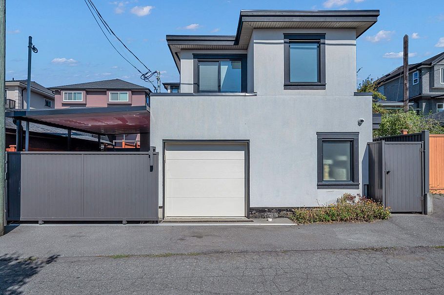 768 E 58th Avenue Vancouver, BC - 35