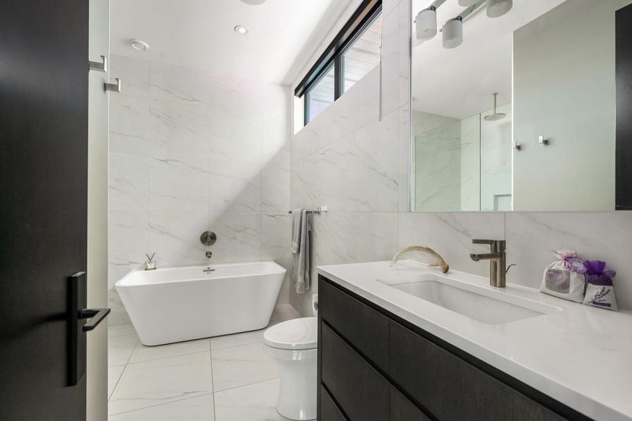 3430 Aintree Drive North Vancouver, BC - 26