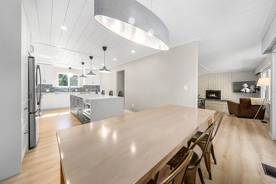 2763 Violet Street North Vancouver, BC - 12