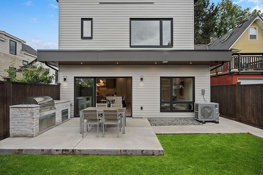 2 2211 William Street Vancouver, BC - 33