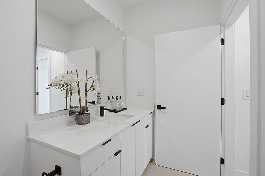 1 2438 E 20th Avenue Vancouver, BC - 20