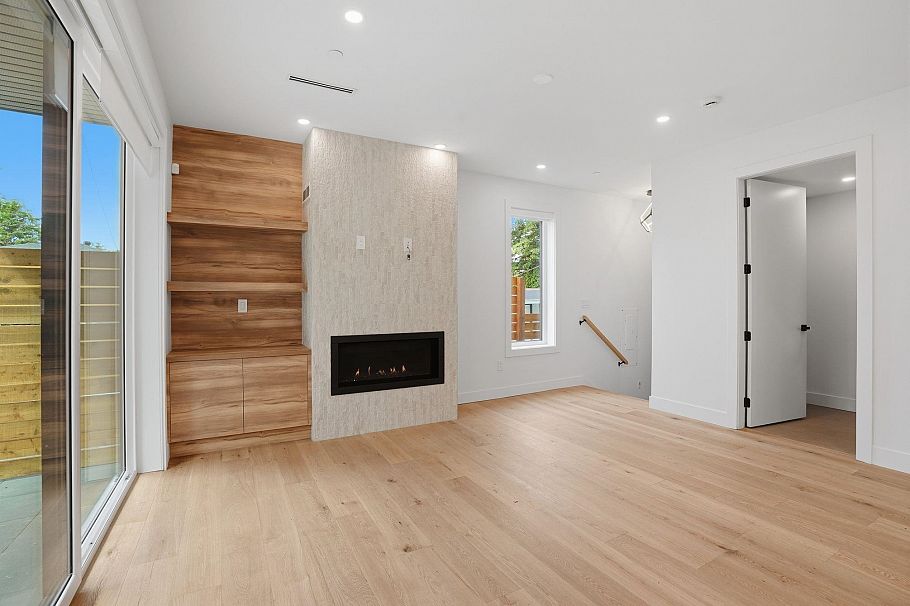 2 2438 E 20th Avenue Vancouver, BC - 6