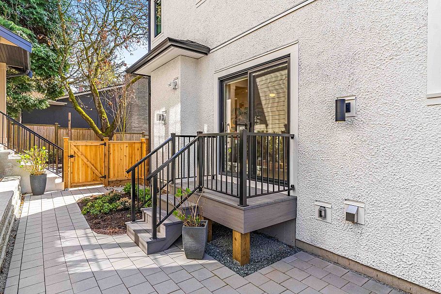 2 4088 Maple Crescent Vancouver, BC - 37