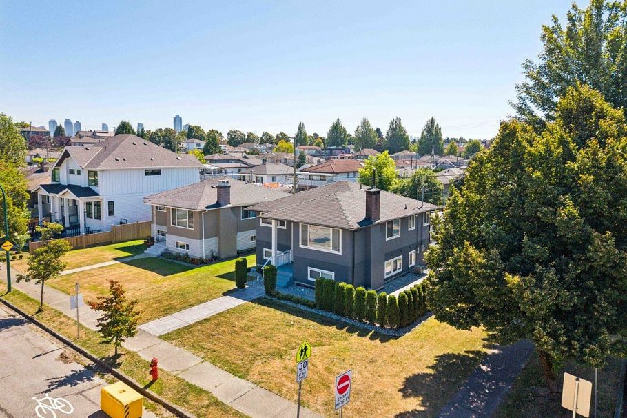 3006 E Georgia Street Vancouver, BC - 36