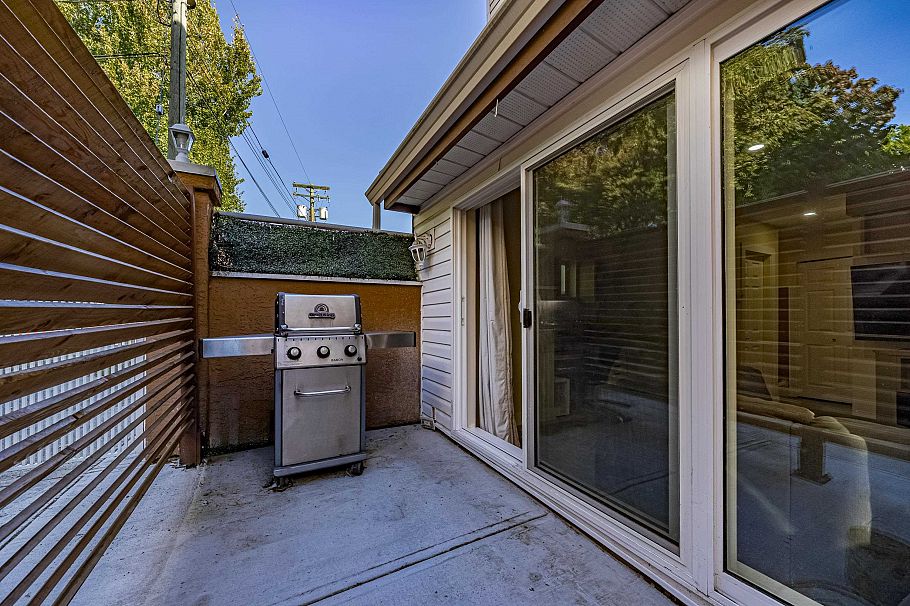 1 1328 W 73rd Avenue Vancouver, BC - 27