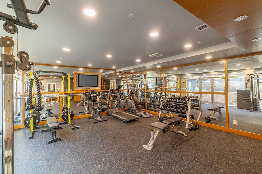 234 735 W 15th Street North Vancouver, BC - 38