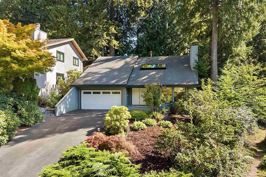 5520 Huckleberry Lane North Vancouver, BC - 2