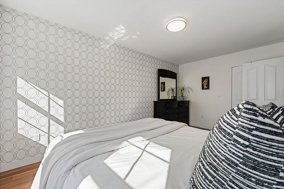 1154 Harold Road North Vancouver, BC - 30