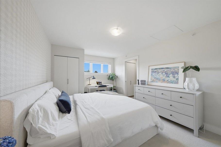 5743 St George Street Vancouver, BC - 24