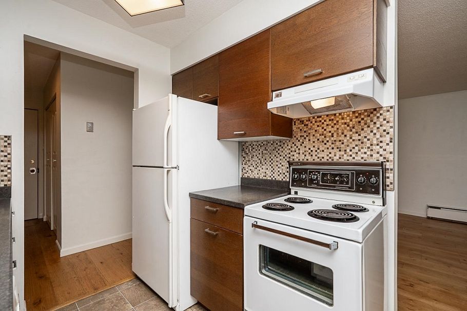 106 235 E 13th Street North Vancouver, BC - 22
