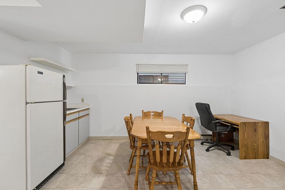 2102 Kirkstone Place North Vancouver, BC - 28