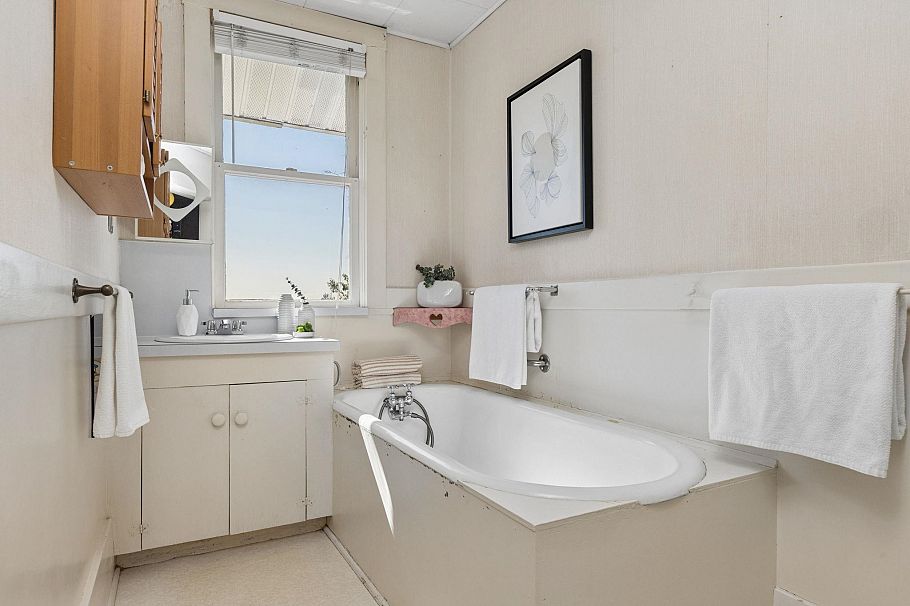 443 E 7th Street North Vancouver, BC - 18