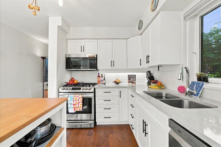 1124 Ironwork Passage Vancouver, BC - 26
