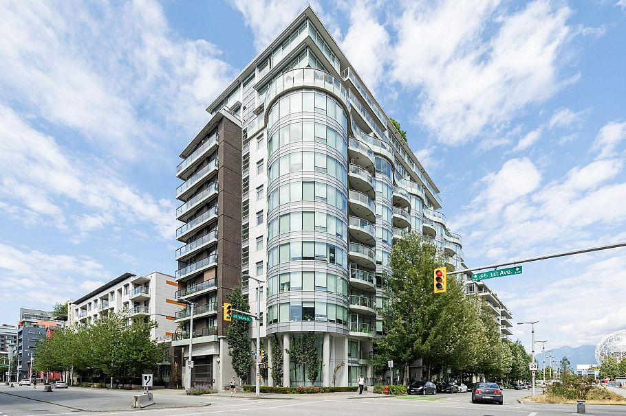 606 1661 Ontario Street Vancouver, BC - 1